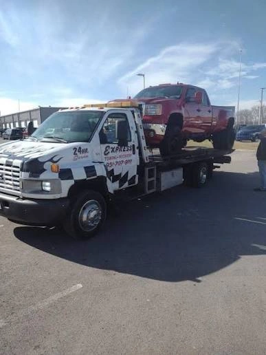 Towing service in Huntertown Indiana near I-69 and US-33